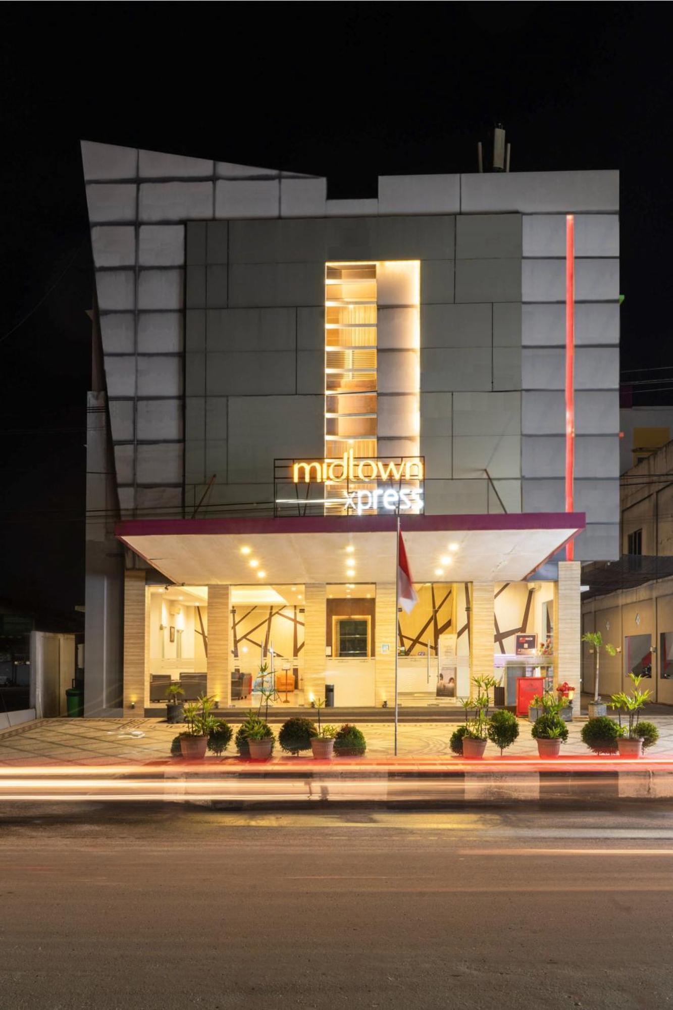 Midtown Xpress Sampit - Kalimantan Tengah Zewnętrze zdjęcie