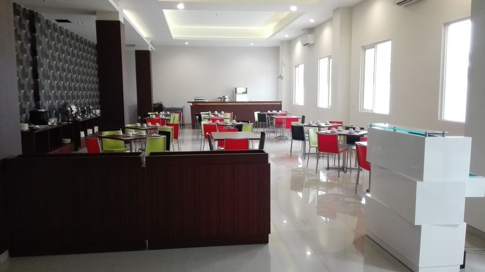 Midtown Xpress Sampit - Kalimantan Tengah Zewnętrze zdjęcie
